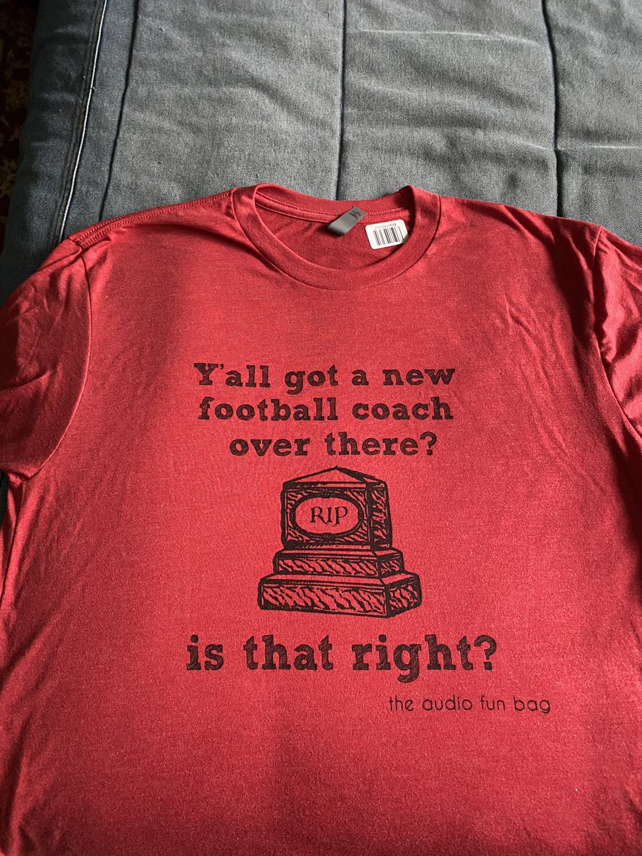 intheHouser's tweet photo. Got my shirt yesterday! Love it! #audiofunbag @FrontOfficeLos @brianhoyt24 https://t.co/v5MjewbXuK