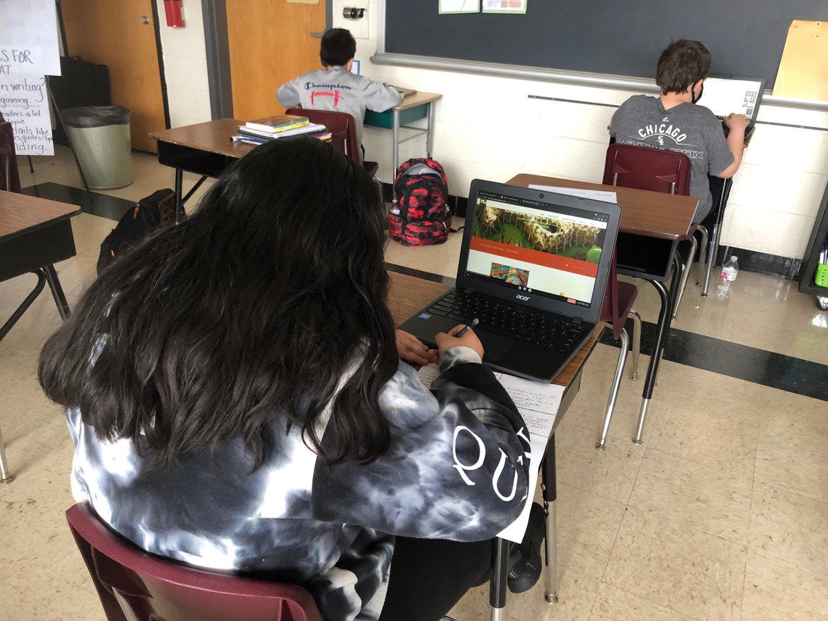 ML_School's tweet photo. 5th 
Novels + Technology + Projects = Engagement @ML_School @rkputtkammer https://t.co/nrMo6ar2bt