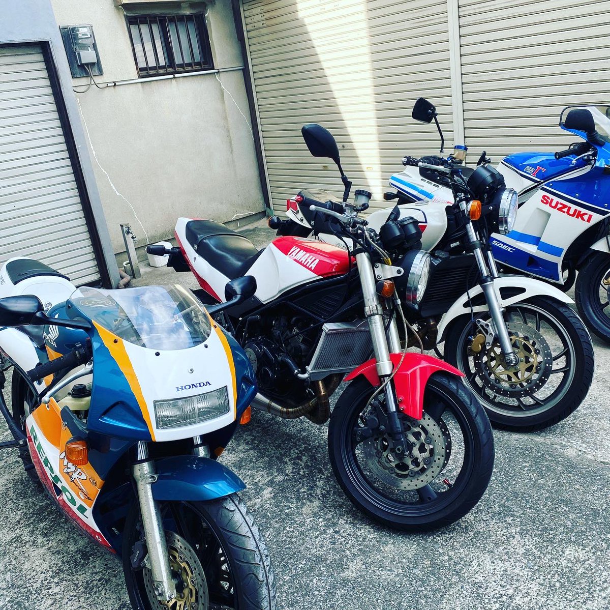 RX_7l's tweet photo. #バイク乗りとして自己紹介
性別 男
年齢　53
住み    大阪
身長　171cm 
車種    たくさん
好き　バイク
一言  レストアのYouTube始めました。

これから、大量に2スト車レストアして行こうと思います。

是非見てください(*^^*)

#バイク好きと繋がりたい
#バイク乗りと繋がりたい https://t.co/yVbFkLBoFG