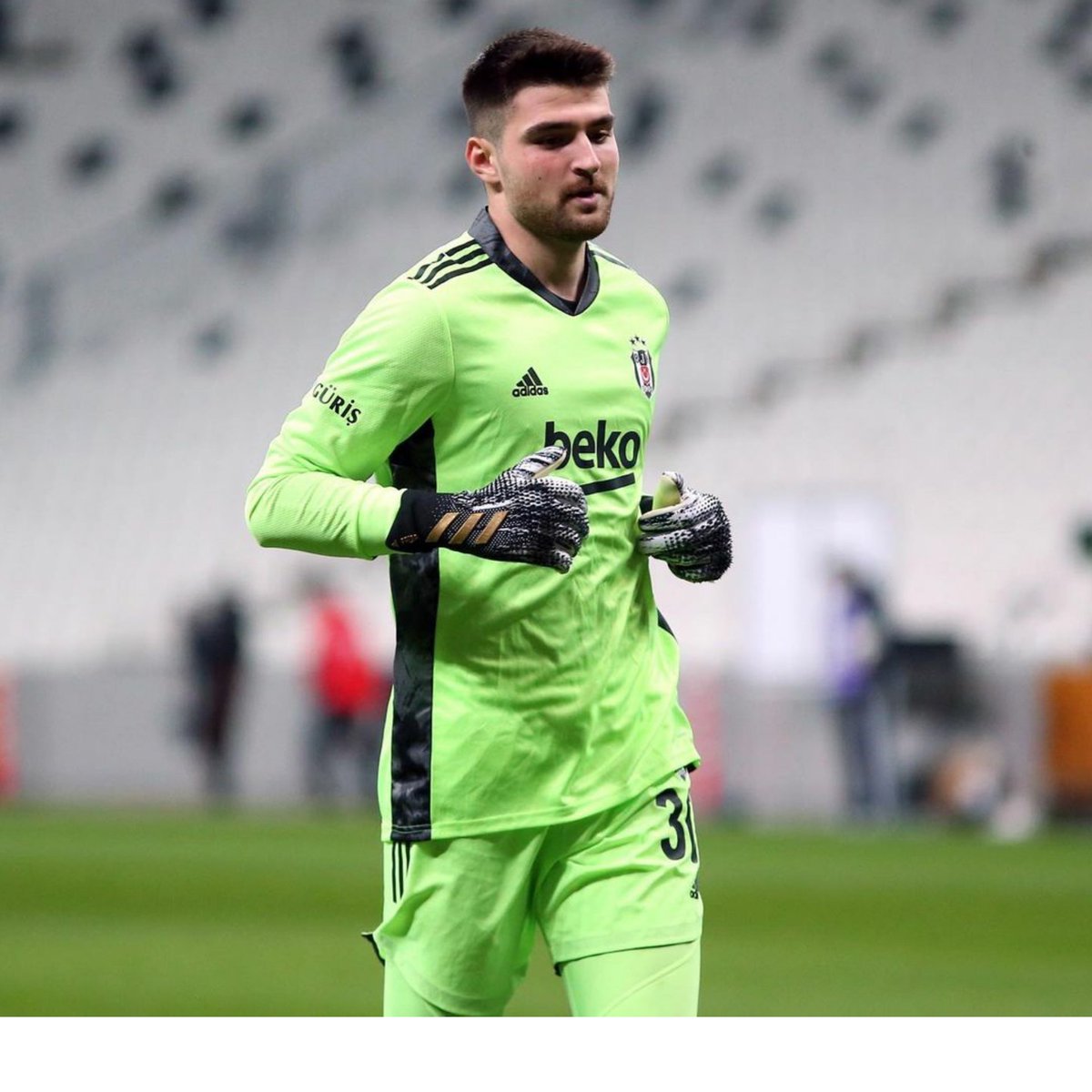 BJKOrdudur's tweet photo. 💥 İtalyan ekibi Torino, Beşiktaş'ın 20 yaşındaki eldiveni Ersin Destanoğlu için devreye girdi.
(NTV Spor) ✔ https://t.co/OMCXuFKuve