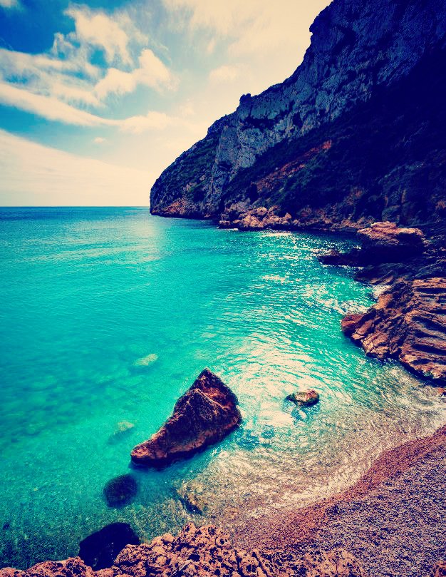 Saveene's tweet photo. #CalaGranadella is a #picturesque #cove with #pebbles,#rocks and #gentle #waves that make #swimming a #pleasure.Itโs situated in the southernmost part of #Javea and from there you can see the #CastleofGranadella
https://t.co/wmCRxmqbsy
#Saveene #Xabia #Spain #CostaBlanca #villa https://t.co/b7D3lVUQ90