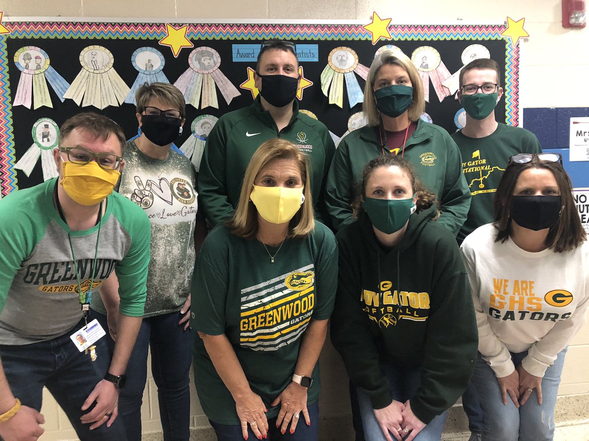 HeatherLasley's tweet photo. Briarwood is definitely cheering on the Gator basketball team today at the Region Semifinals! Let’s go guys!! ❤️🐊🏀 @BriarwoodES @GreenwoodHoops https://t.co/KayIWqJ4sU