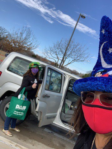LewisvilleES's tweet photo. Thank you Mindy Arendt, Kim Cloud, and Cloud 9 ministries for providing food and water for our Lewisville families in their time of need. Also, a big thank you to Sue Bowman for providing water as well! #PonyStrong #backinthesaddle https://t.co/2YmWjegB0v