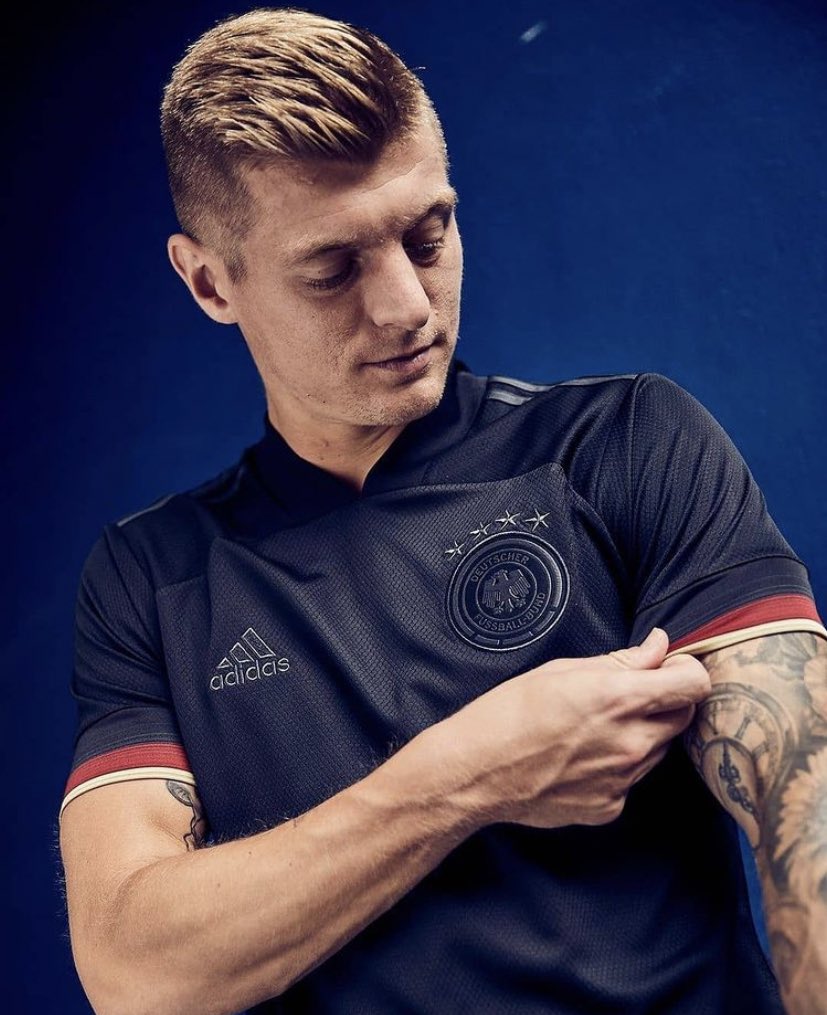 Juezcentral's tweet photo. La nueva camiseta visitante de Alemania para la Eurocopa. Espectáculo. https://t.co/wHKQBR0ulx
