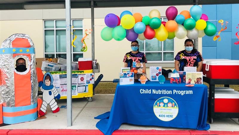 IDEAschools's tweet photo. We’re celebrating #NationalSchoolBreakfastWeek with fun activities &amp; delicious breakfast options!🍎 Read more about @TexasDeptofAg celebration, importance of a healthy school breakfast &amp; our mission to improve scholar health: https://t.co/sHHPgzW7Bv #NationalNutritionMonth https://t.co/XTTqvb7GcE