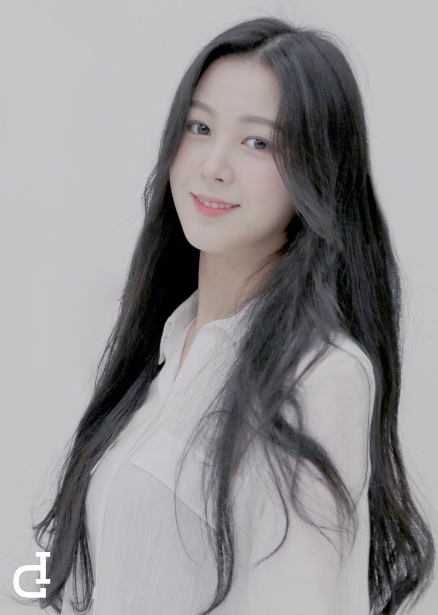gg_archived's tweet photo. .*โขใปโ โโโ
Upcoming girl group I.G have released profile shots for their members Cheoum, Sua, Riyu and Yejeong!
#IG #CHEOUM #SUA #RIYU #YEJEONG @IG__official https://t.co/I543MrhXEU