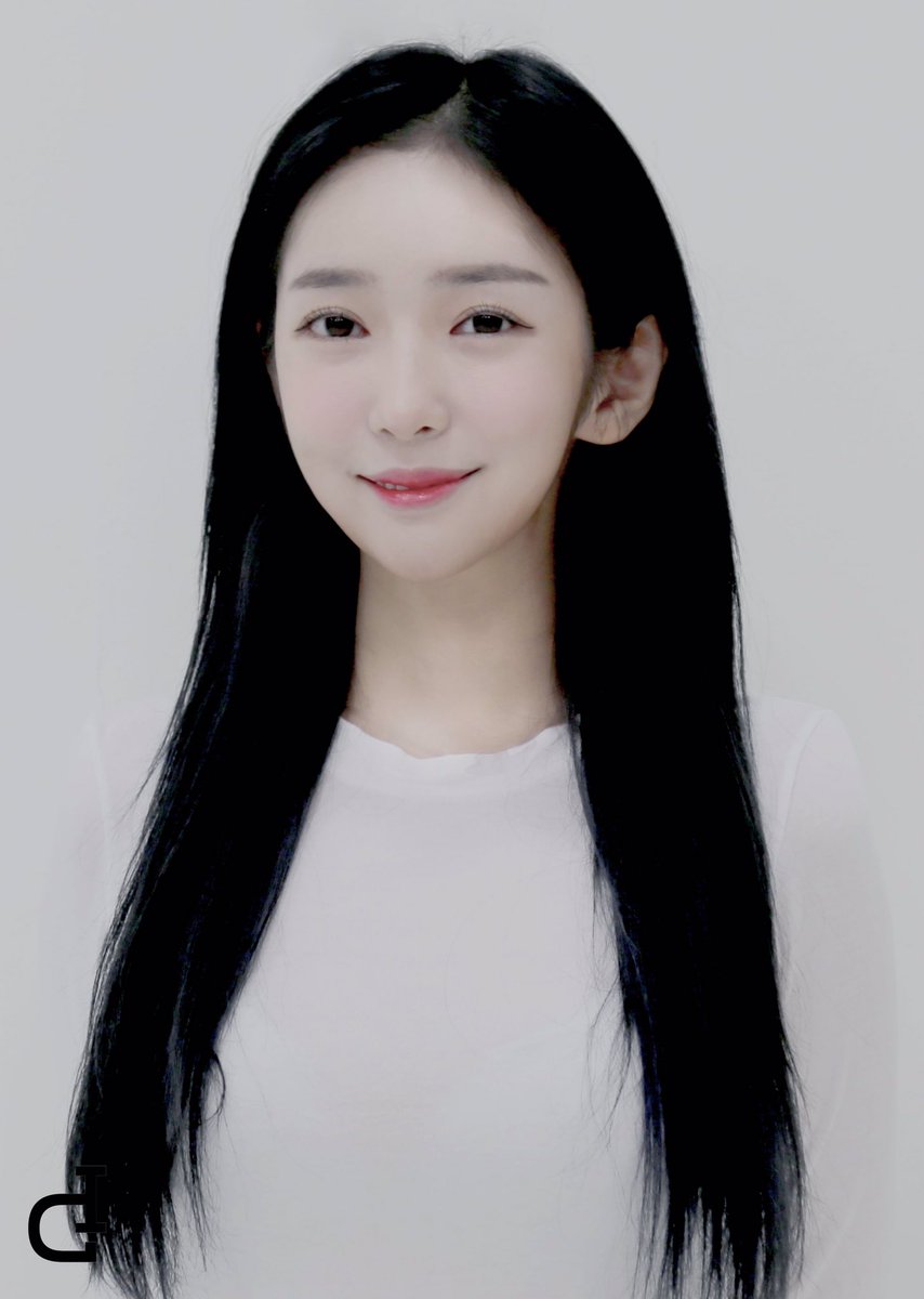 gg_archived's tweet photo. .*โขใปโ โโโ
Upcoming girl group I.G have released profile shots for their members Cheoum, Sua, Riyu and Yejeong!
#IG #CHEOUM #SUA #RIYU #YEJEONG @IG__official https://t.co/I543MrhXEU