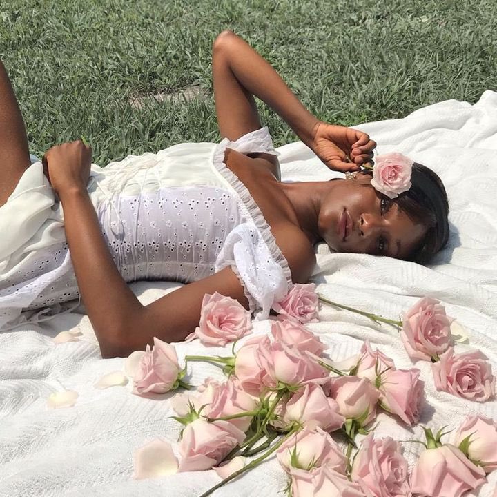 rauhling_bizzle's tweet photo. thread of Black women in cottagecore because they don’t get enough visibility and admiration in online spaces https://t.co/9LULWEHiKc