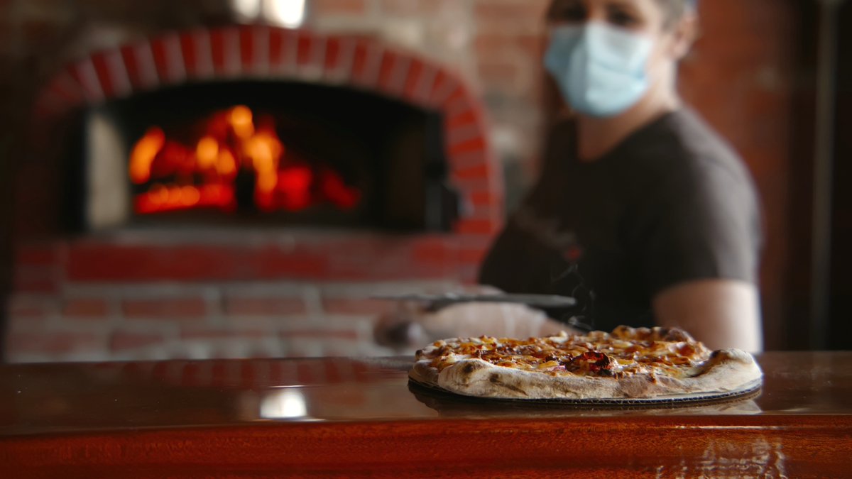 SandpiperVideo's tweet photo. Brick oven pizza as part of a content gallery for Five Churches Brewing. A content gallery is a collection of high quality clips captured by a small video crew. 
⁠
#pizza #videoproduction #connecticut #newbritain #fivechurchesbrewing #brewery #breweryfood #food #pizzalover https://t.co/hX1NYamtx3