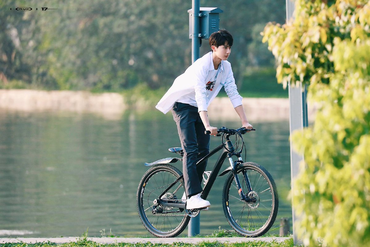 Vicky31020277's tweet photo. 阳光、青春、翩翩少年🌿🌸💙
#HaoFushen #郝富申
Source see logo from Weibo https://t.co/Vj2RWyVDmK