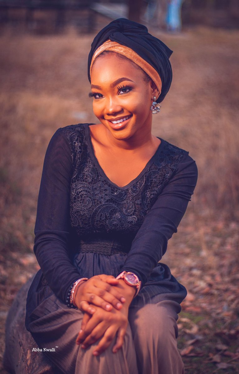 Abba_Kwalli's tweet photo. 🌼🌻🌻🌻🌻

📸: @Abba_Kwalli 
Mua: @ayeesher_u 
Cc:@elameen__ @itx_nagari https://t.co/8QptXyiP2u