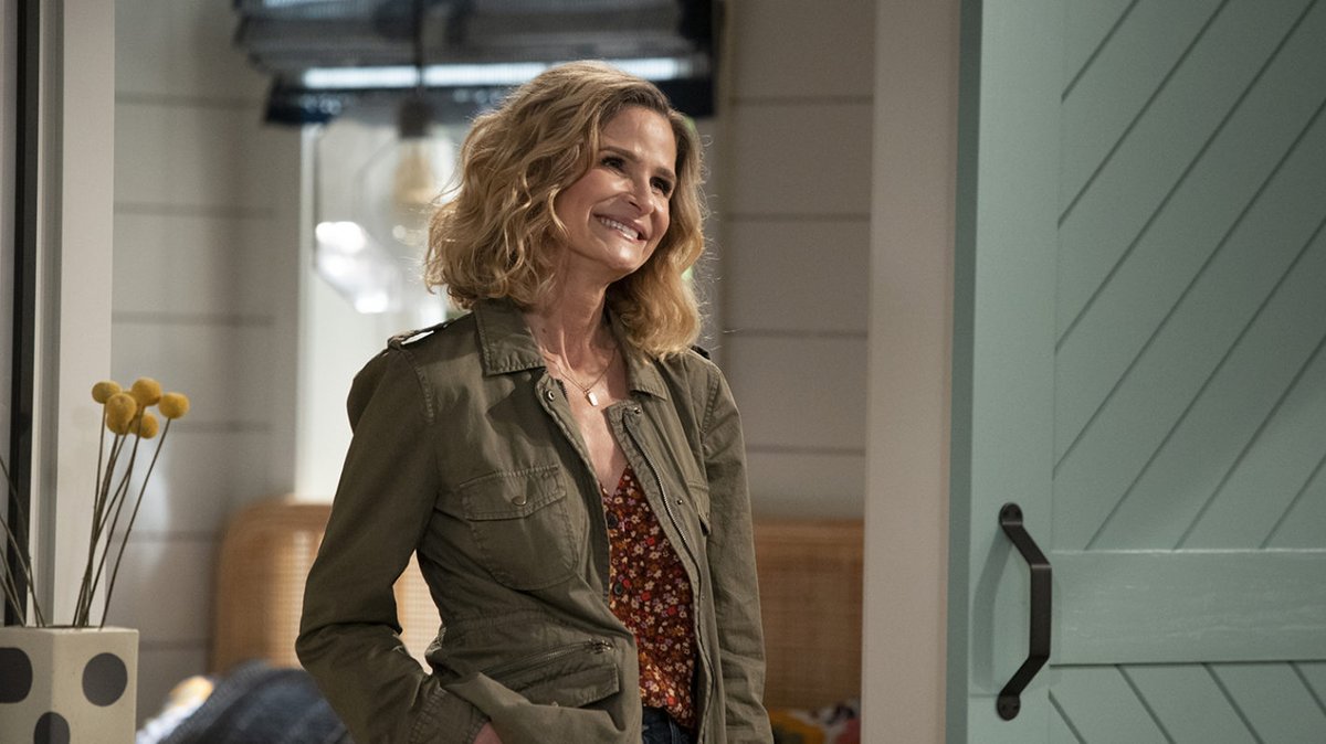 RadioGuestQuest's tweet photo. It was a pleasure setting up radio interviews for @kyrasedgwick to discuss @callyourmother! Check out a new #callyourmother Wednesday 3/24 9:30/8:30c on @ABCNetwork &amp; next day streaming on @hulu More Here: https://t.co/mmMYN7E6Ef https://t.co/3ANleCydrb