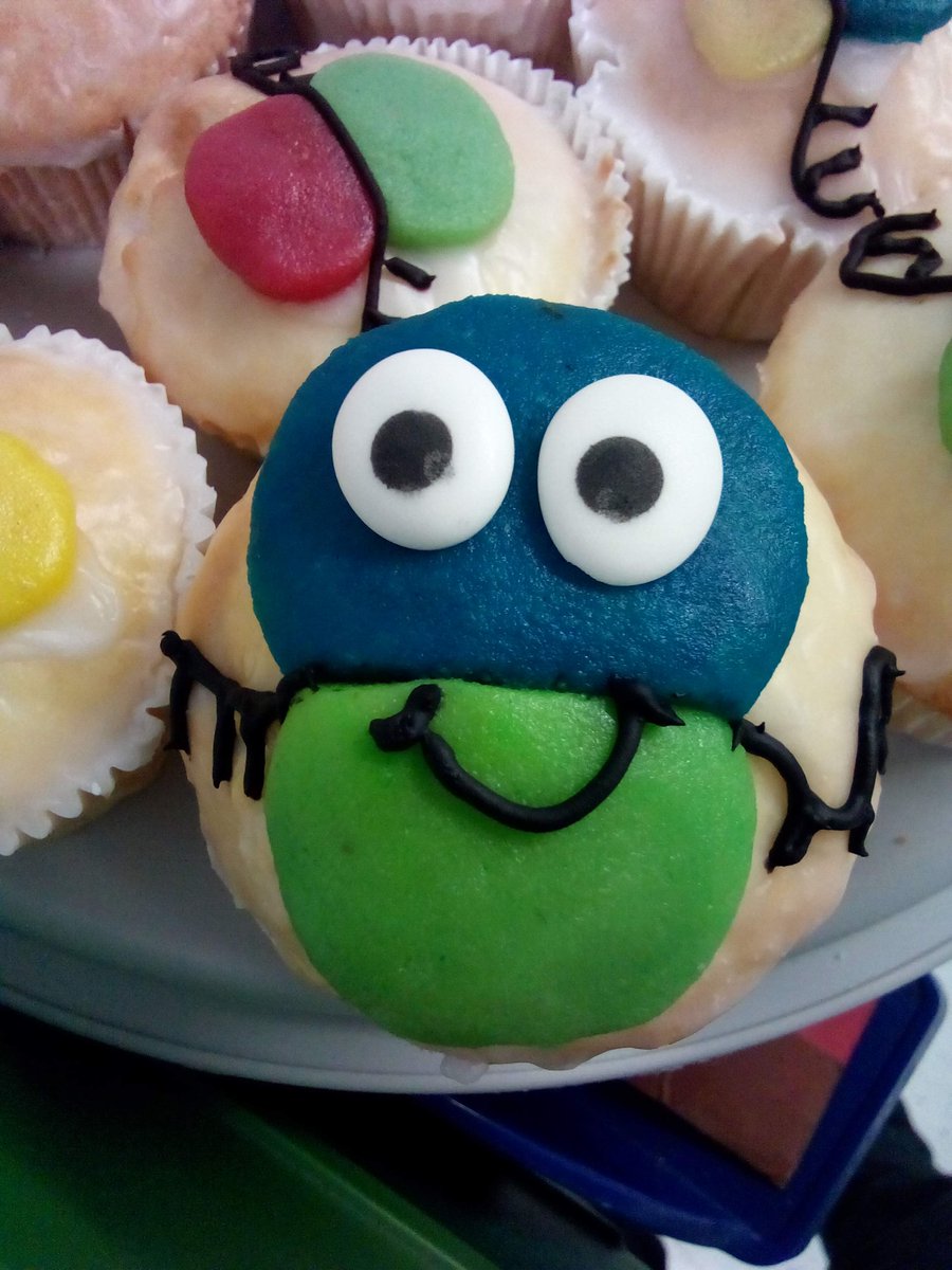 SfcLab's tweet photo. @DinaGrohmann @Archaellum Nice... I can´t resist to show you the last department ribosomes ;-) #labcake https://t.co/GN1HBFKHJM
