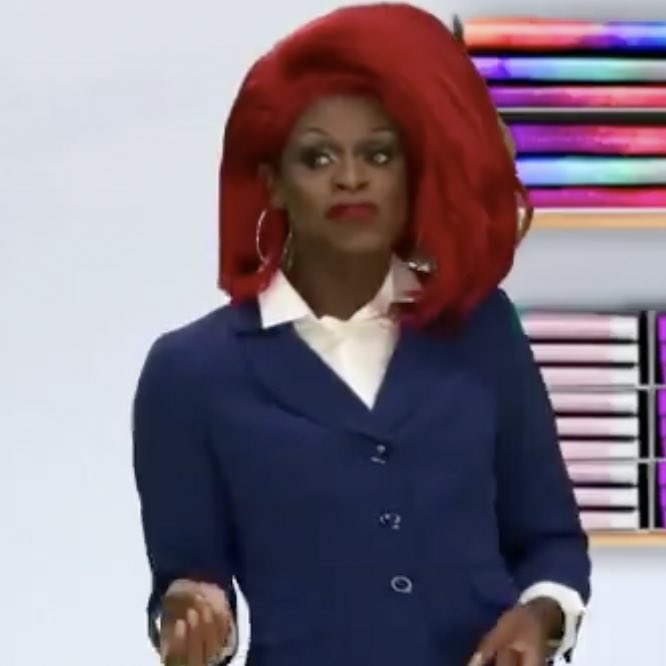 andrewnucatola's tweet photo. My two braincells are Symone saying “flag fect’ry” and Symone saying “is yo blood shuga low?” #DragRace @the_symonee https://t.co/WA6kmcUL4Q