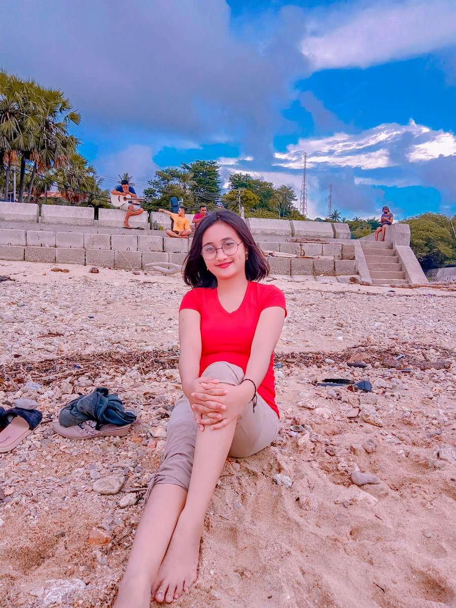 FrallaylyIka's tweet photo. Be happy not because everything is good, but because you can see the good side of everything.
#pantai #ntt #nbs #indonesiatimur #tiktokkupang #flobamora #bugis #bugisbone #sulawesiselatan #foryou #foryoupage #mylifebelike #mylife #lightroom #quotes #cimory #sadlynoorhaha #follow https://t.co/4QhDdJKQbw