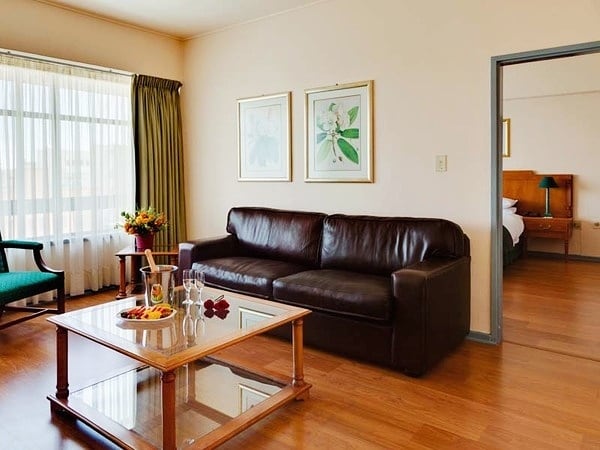 BONHotels's tweet photo. Rated one of the best hotels in the #FreeState, the stylish #BONHotelBloemfonteinCentral is ideal for the overnight traveller or #businessexecutive. Click the link for an exclusive #BonusDeal @ only R699 per room, per night. #staylonger #travelafrica
https://t.co/mkNF9Io8IJ https://t.co/JHjb8WyUXs