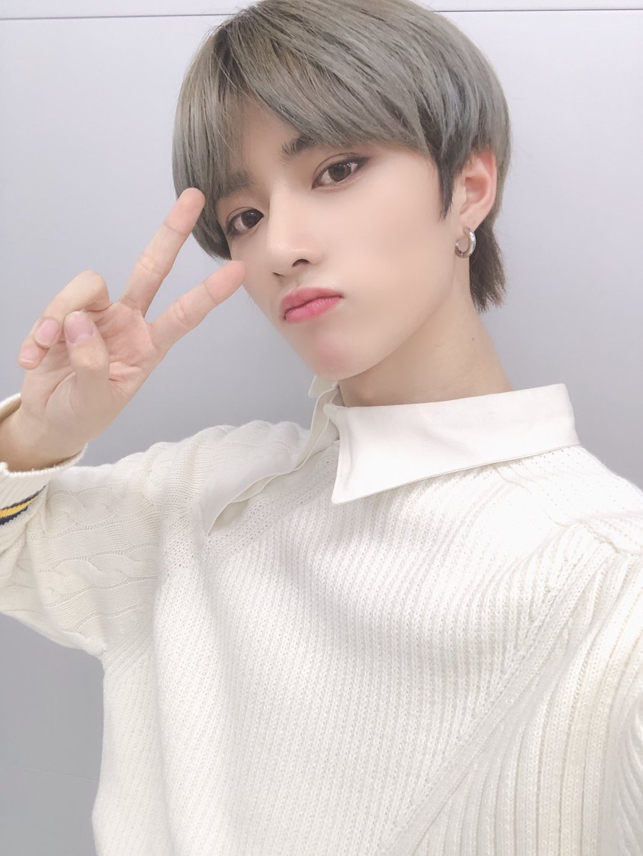 HELLFXCLTW's tweet photo. ࣪ . ♪ 𝗧 𝕏 𝗧 🔮ㅤ #ㅤㅤBenjamín ཿ ρᥣᥲყ ⑊ ᥣιst ✩ 𝐭𝐢𝐦𝐞
¡Es un excelente día para recomendarles una canción de mi esposo Kou! Si desean escuchar algo cursi, no se que esperan. ¡Vayan a escucharla de inmediato!
#KOUPLAYLIST + #TYHKG https://t.co/QLGCEI8ab4