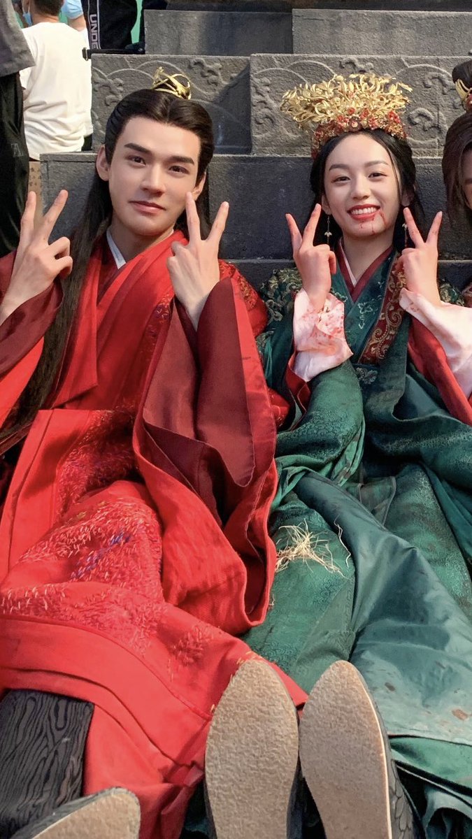 SimplyZhouYezi's tweet photo. On Bilibili when it comes to Zhou Ye & Gu Xiang ships, you’re either Cult CP or Canon CP 😝. And I see both ships are gaining traction with cnetz. 🙈 I ship Zhou Ye with herself. 😋
#xiangning #junye #wenxiang #zhouyuan #gongjun #zhouye #guxiang #caoweining https://t.co/uQ5ziwrpo3