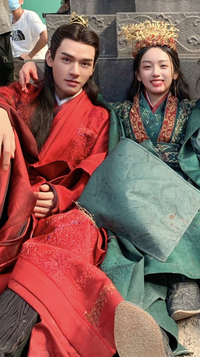 SimplyZhouYezi's tweet photo. On Bilibili when it comes to Zhou Ye & Gu Xiang ships, you’re either Cult CP or Canon CP 😝. And I see both ships are gaining traction with cnetz. 🙈 I ship Zhou Ye with herself. 😋
#xiangning #junye #wenxiang #zhouyuan #gongjun #zhouye #guxiang #caoweining https://t.co/uQ5ziwrpo3