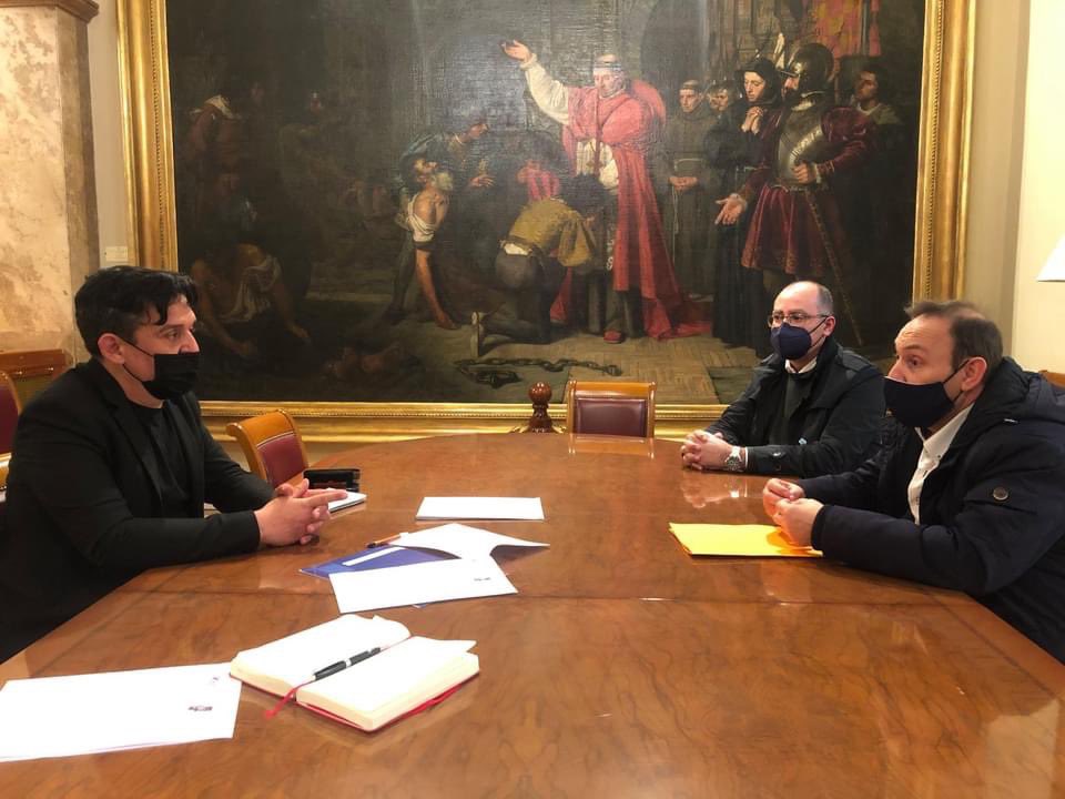 carlesmulet's tweet photo. INTERINOS Nos hemos reunido con Florencio Conejero y Lorenzo Campillo para abordar la problemáticainterinidad q afecta a secretari@s, interventor@s y tesorer@s adm. unido a la creciente conflictividad judicial seguiremos trabajando con colectivos como ASSITI y ASSIA https://t.co/U55j6gsDt4