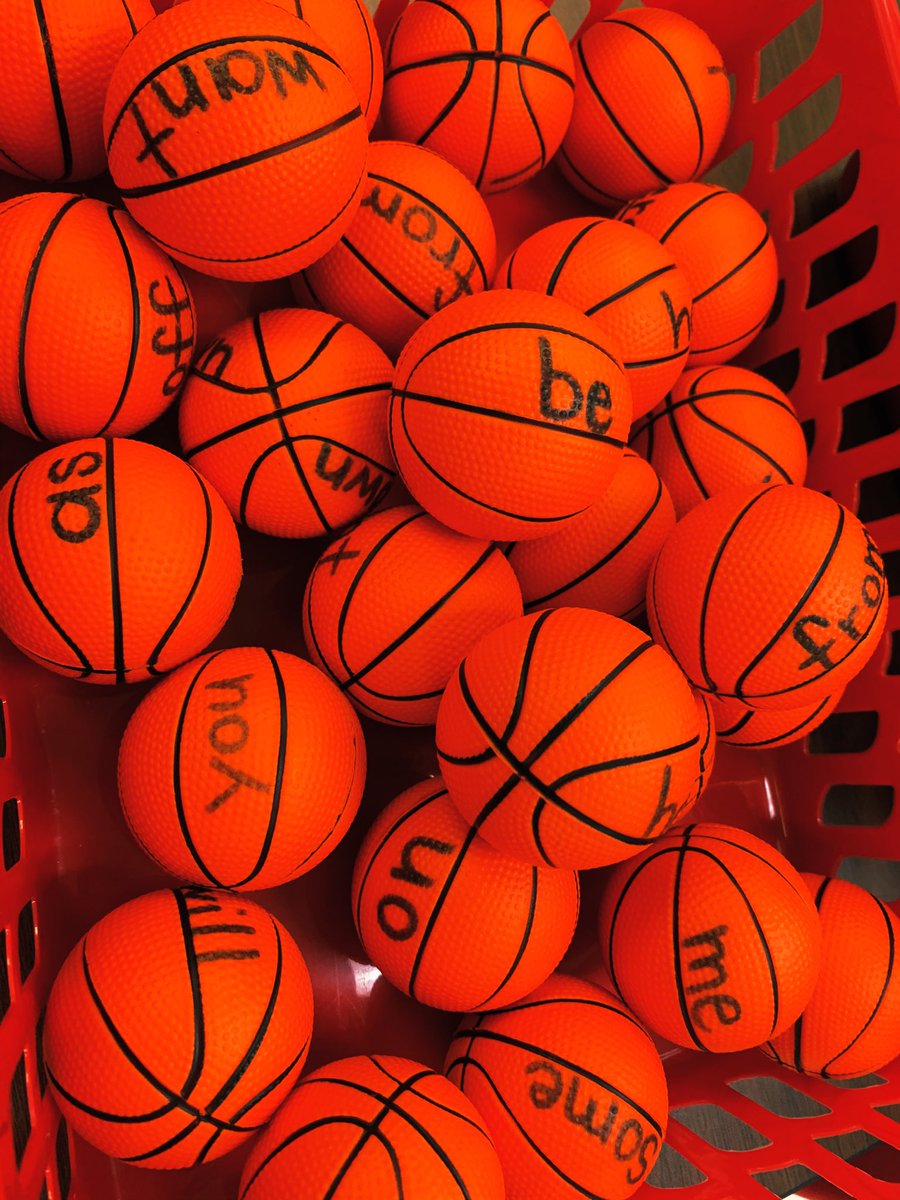 CCPSHENCLASS's tweet photo. It’s #MarchMadness2021 at @cullmanprimary Sight word reading challenge is underway! @BOECullmanCity @CullmanSuper @Alabama_Reading #CCPSBest #MayTheBestReaderWin https://t.co/EivvnscJMi