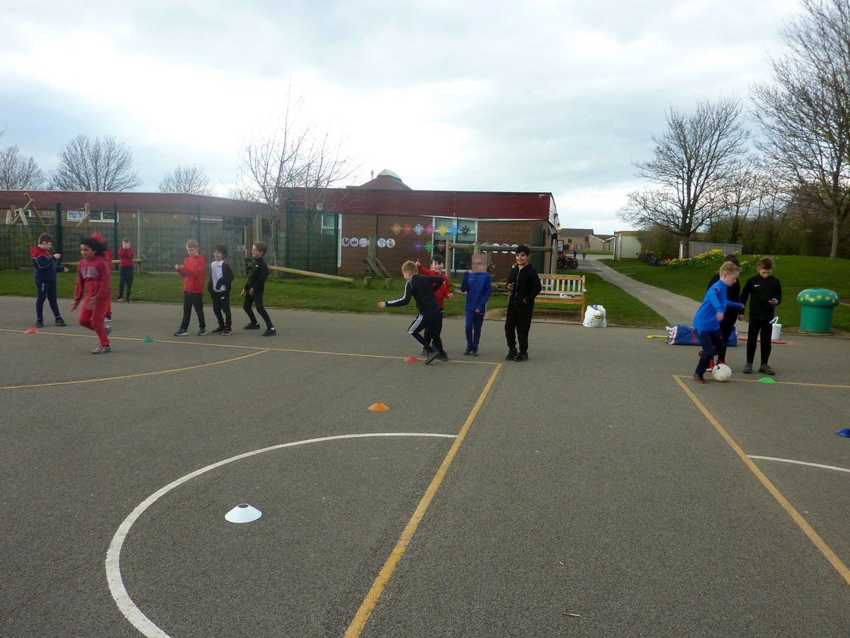LevendalePri's tweet photo. Some of our Y5s taking on the Jumping Jacks and Shuttle challenges this afternoon.
@TeesValleySport @NorthfieldSSP
#TeesValleySchoolGames #personalchallenge #yourschoolgames #getteesvalleyactive https://t.co/GAYUGvwS9x