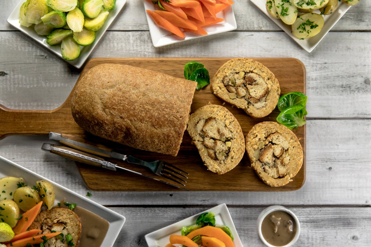 TheModernMeat's tweet photo. The Modern Holiday Bundle is now available for order just in time for #Easter!⁠  Stuffed with a delicious chef-curated gluten-free mix of vegetables and seasonings⁠, vegan gravy. Dessert? A delicious vegan apple pie. 
https://t.co/FVs798muyB
#veganeaster #eatplants #eatmodern https://t.co/W0XGuuy267