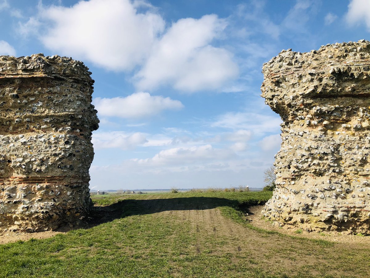eastcoastbimble's tweet photo. Burgh Castle Roman Ruins. I didn’t even know this place existed until a few weeks back but it’s a top bimble 👌 @runningpunks #run #runner #running #norfolkrunning #suffolkrunning #norfolk #suffolk #eastanglia #trails #trailrunning #fitness #runnersofinstagram #burghcastle #ruins https://t.co/ZXc8g8i16w