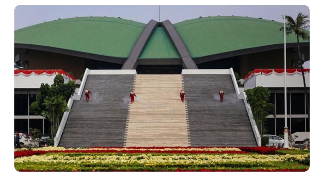 bangZhack86's tweet photo. Gaesss...sorry yak - bZ dah jarang ikutan Nagar...bukan ape2๐คญ akhir2 ini lagi sering mandangin nih gedung....ntah Ade ape di gedung ini #timHore ngkali yakโ https://t.co/iyaQNYiLcL