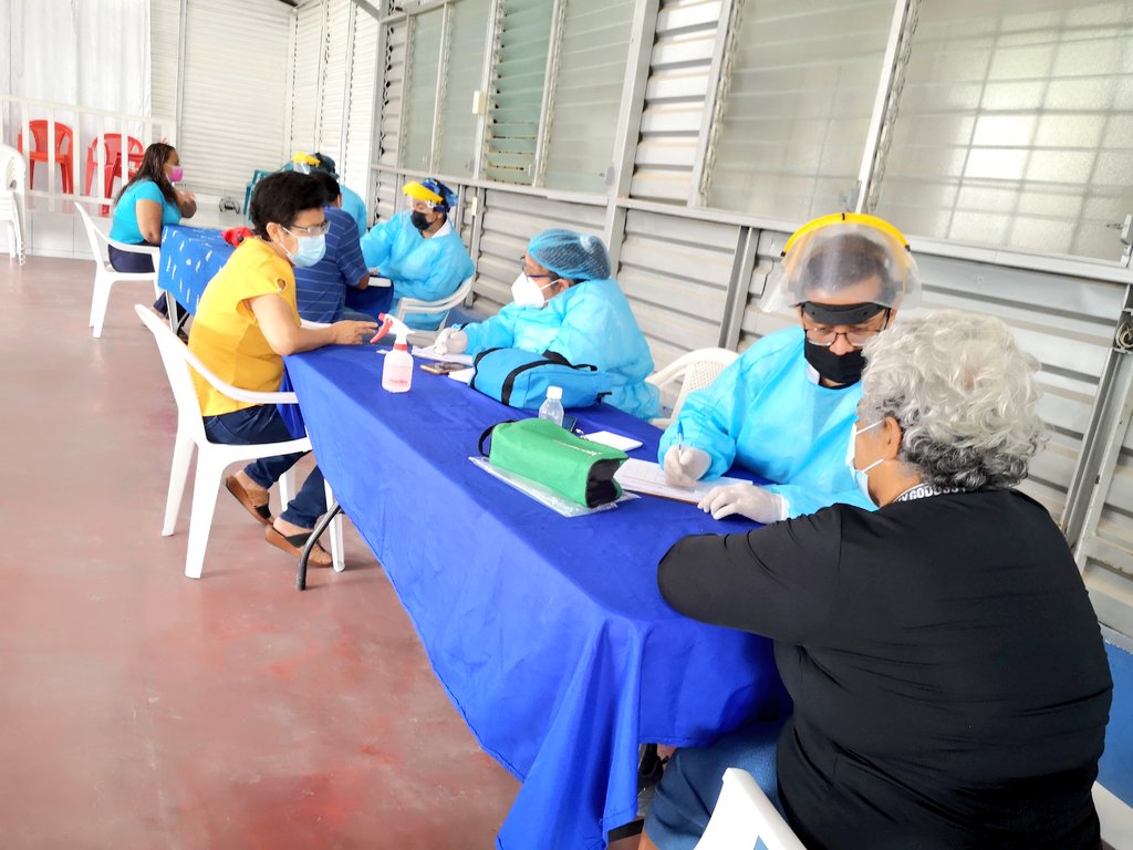 Roberto65018097's tweet photo. 👨‍⚕️👩‍⚕️ Enfocados en cuidar la salud y bienestar de los capitalinos, está mañana nuestro equipo médico llega hasta la Com. 15 de Septiembre Distrito II, aquí las familias se han beneficiado con atención médica de calidad y gratuita. #SSESSALUD https://t.co/DsX7M09eBE