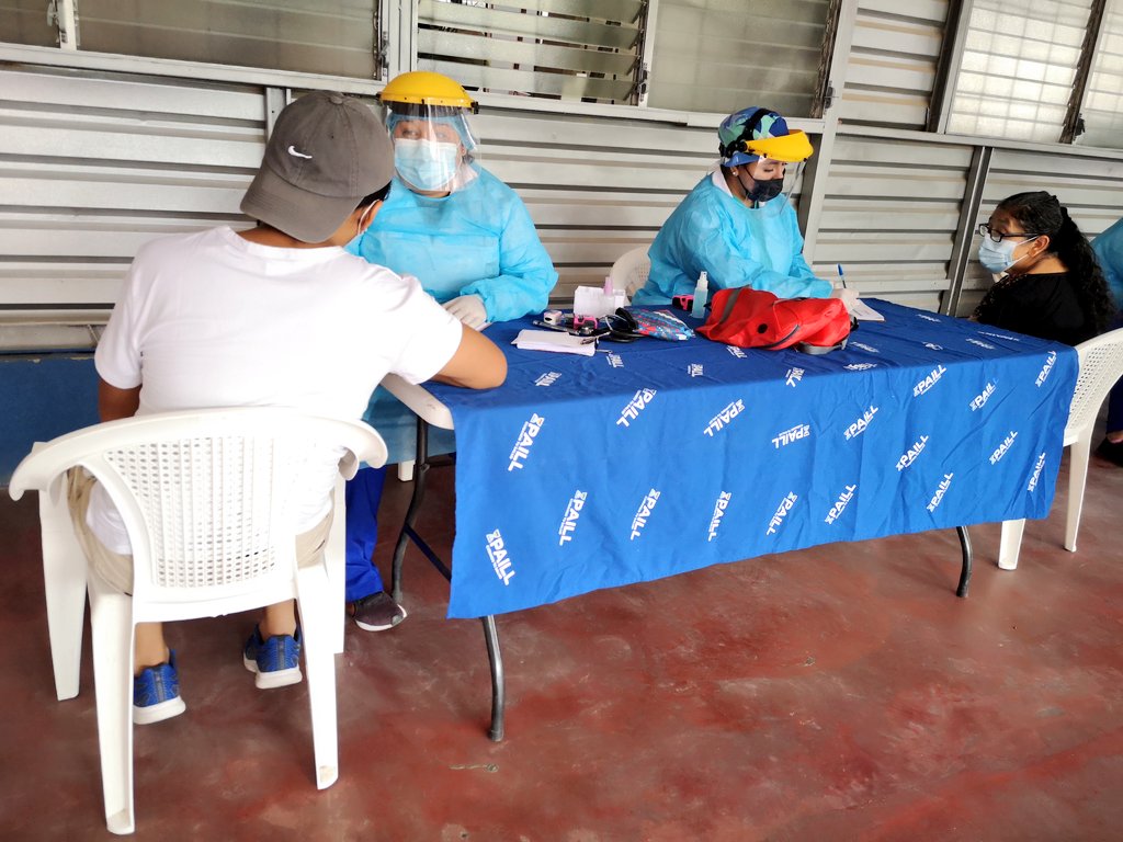 Roberto65018097's tweet photo. 👨‍⚕️👩‍⚕️ Enfocados en cuidar la salud y bienestar de los capitalinos, está mañana nuestro equipo médico llega hasta la Com. 15 de Septiembre Distrito II, aquí las familias se han beneficiado con atención médica de calidad y gratuita. #SSESSALUD https://t.co/DsX7M09eBE