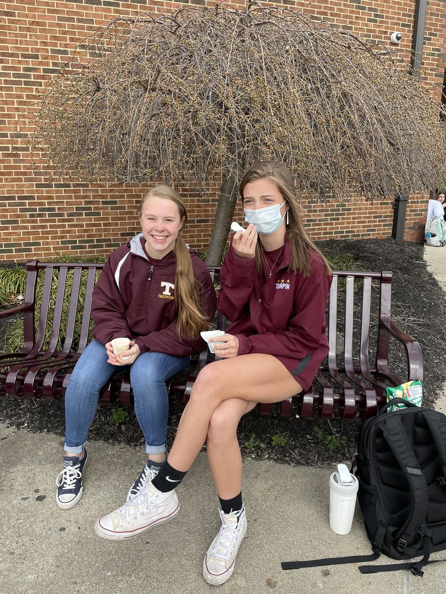 TurpinTPA's tweet photo. Virtual Conference isn’t stopping us from keeping our Ed Rising traditions alive! We always meet up at Jeni’s after competition... so we brought Jeni’s to Turpin!! @jenisicecreams @edrisingohio 💛👩‍🏫👨‍🏫🍦 https://t.co/UZK720cG3e