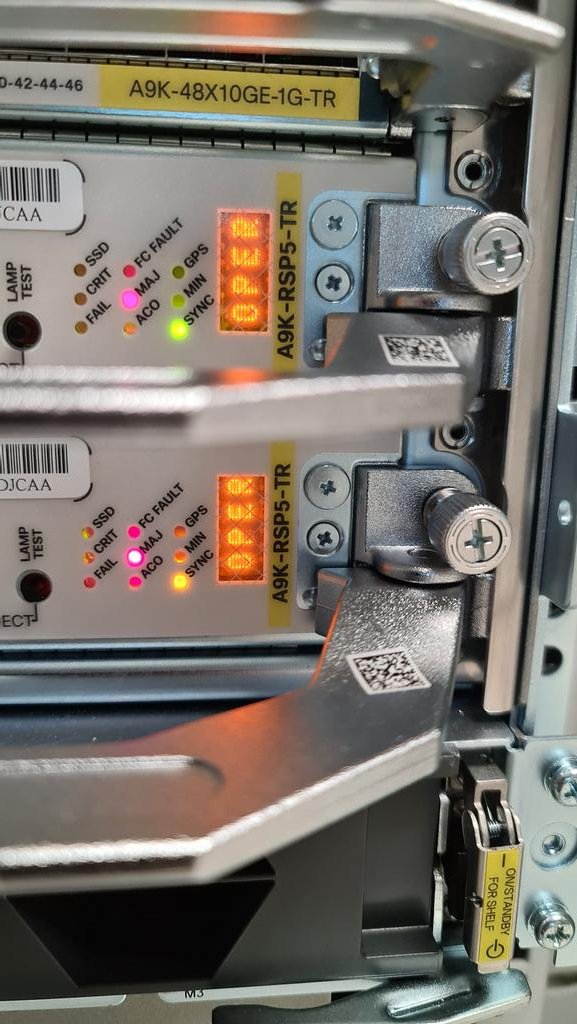 axguillard's tweet image. Went quickly back in @CiscoFrance lab in Paris today to setup big routers #asr9k running #iosxr . What a nice feeling to walk in the office and work in lab room.