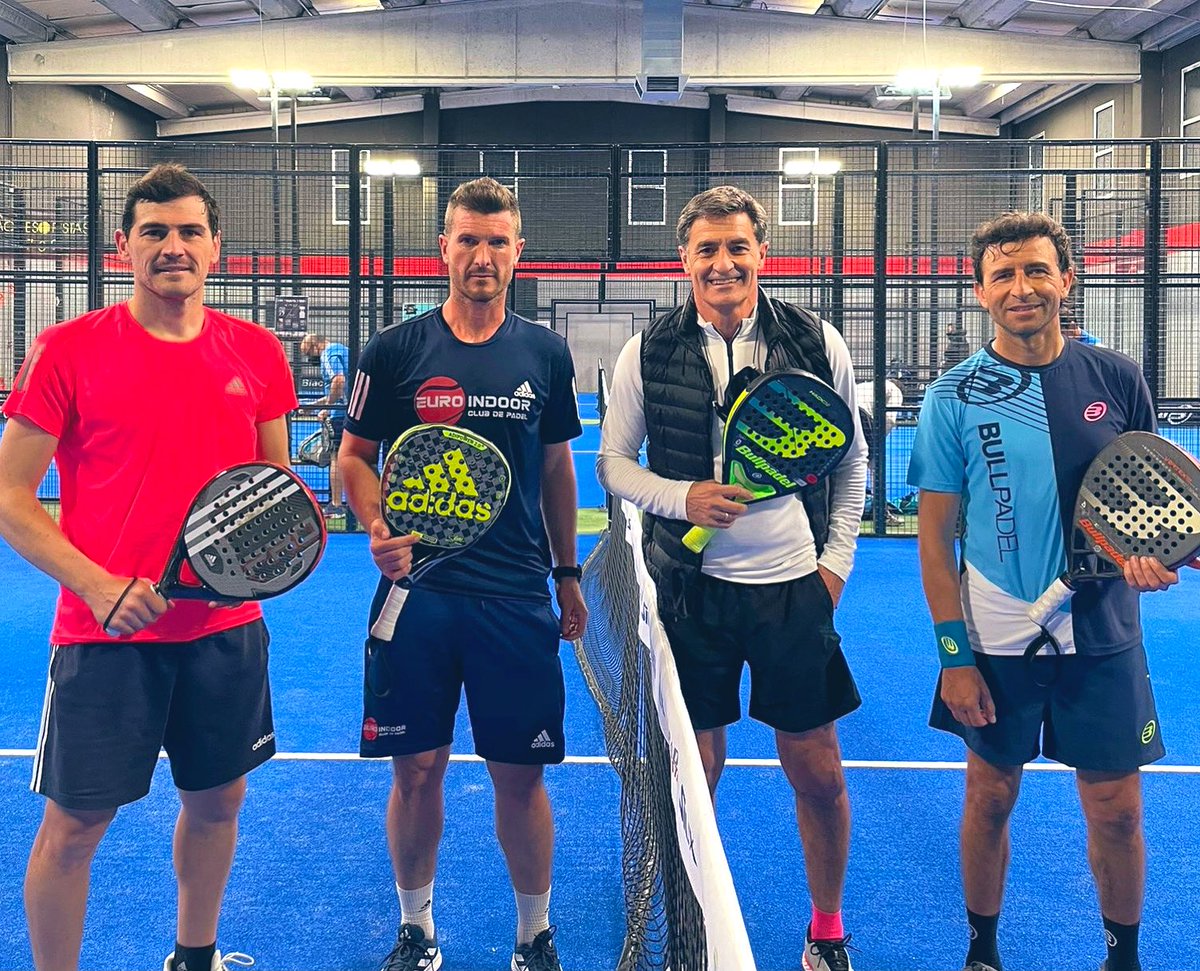 IkerCasillas's tweet photo. Buen cuarteto para ir al @APTPadelTour !!! Vamos @quinialvarez que a la próxima les damos a @MichelGonzalez &amp; @Luismillacoach !! Hoy ha sido suerte!! 🎾 🎾 #BuenasTardes https://t.co/inp1w6ojd3