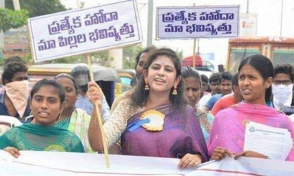 ExLXHq-VoAUC2_K?format=jpg&name=small