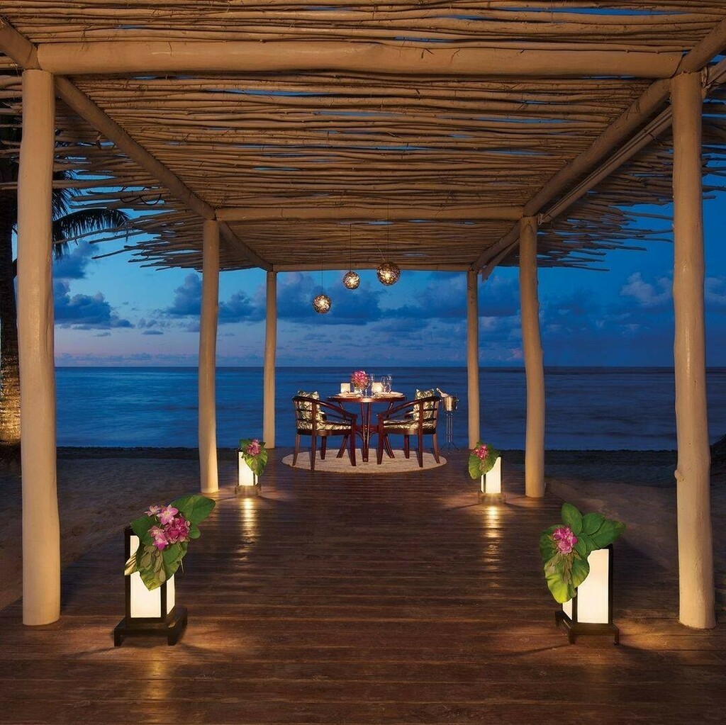 UnlimitedVC's tweet photo. Dinner for two, please! Who would you spend this quiet evening with? Plan the ultimate #RomanticGetaway with that special someone at #ZoëtryAgua #PuntaCana. #DominicanRepublic #VisitDR 
👩‍❤️‍💋‍👨👩‍❤️‍💋‍👩👨‍❤️‍💋‍👨
¡Cena para dos, por favor! ¿Con quién pasa… https://t.co/lRWXyrtqMM https://t.co/oURZnc1puO