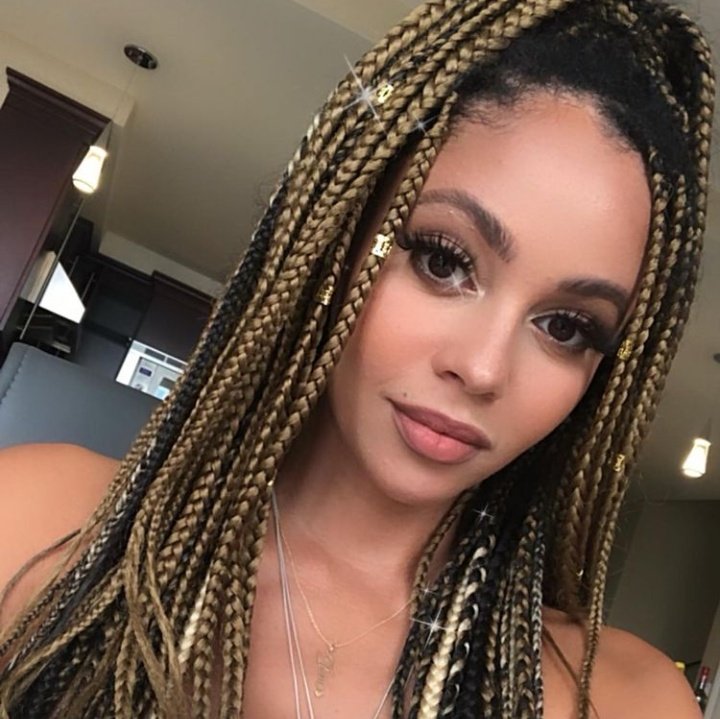 Happy birthday Vanessa Morgan 