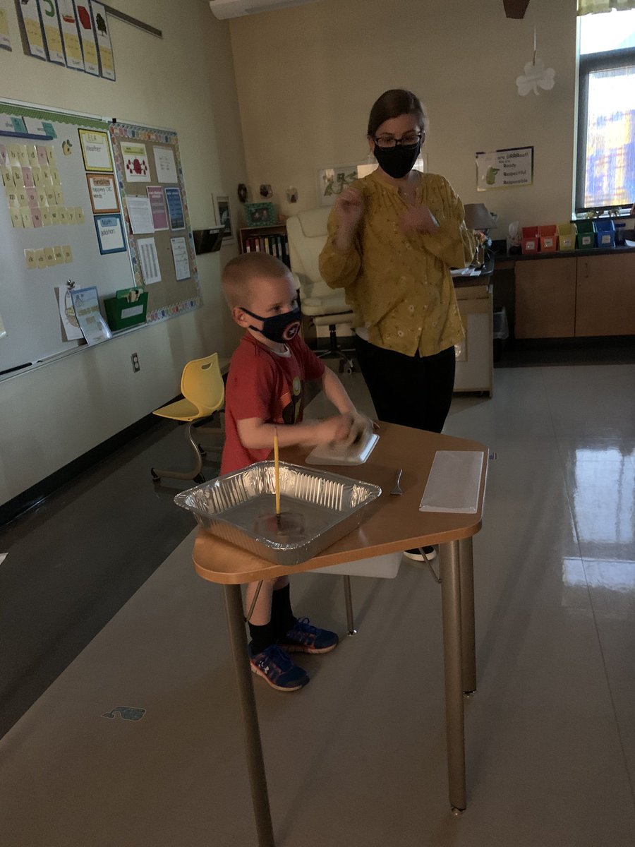 Making lightening in our classroom!