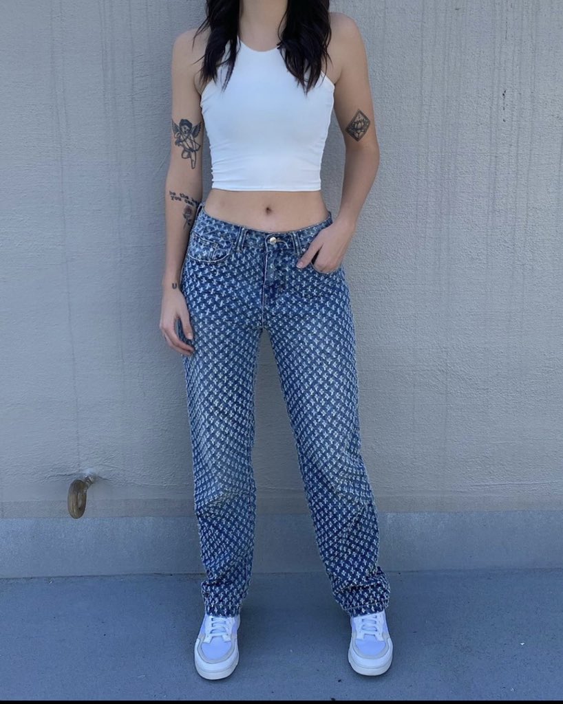 SkylerKarin's tweet photo. HOWS SHE SO BEAUTIFUL LIKE WTF I CANTT https://t.co/gwc3PwlG6y