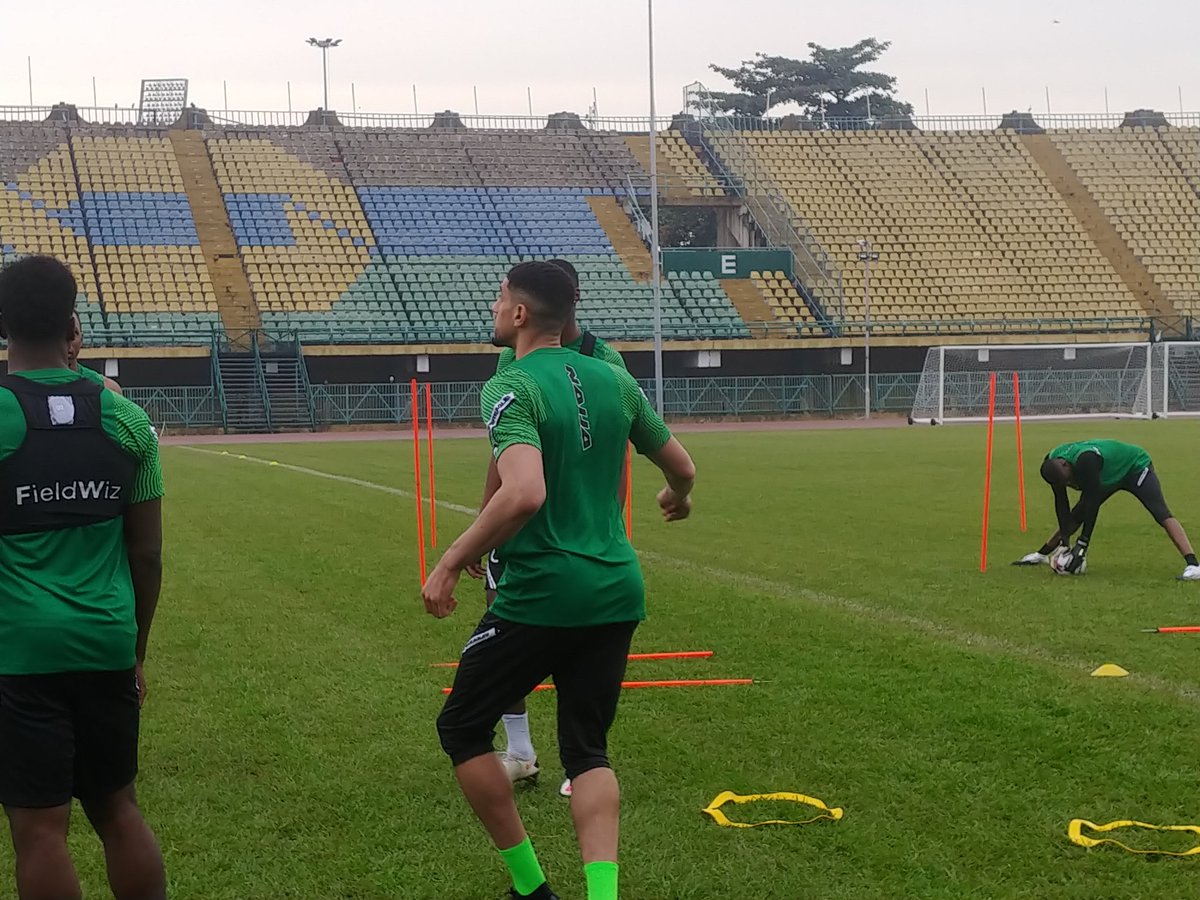 RadioNow953FM's tweet photo. We're live at the @NGSuperEagles training session at Teslim Balogun stadium.
The Eagles are back in Lagos for the first time in a decade!
#WelcomeBackToLagos #SuperEagles🦅🇳🇬 https://t.co/5CM3jwXvva
