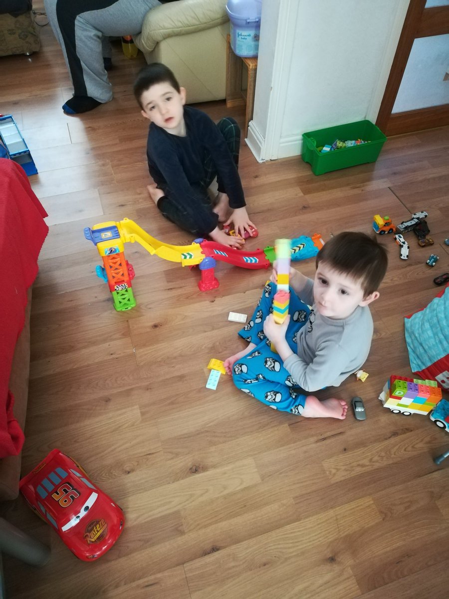 lhowarth89's tweet photo. @gamesbloke our boys xxxxxxxx https://t.co/ZgJyzDzHNI
