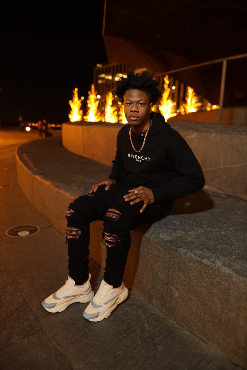 blitz_mel's tweet photo. I stayed down and make it happen now I’m staying rich🏁💰 https://t.co/7ipziAe0X2