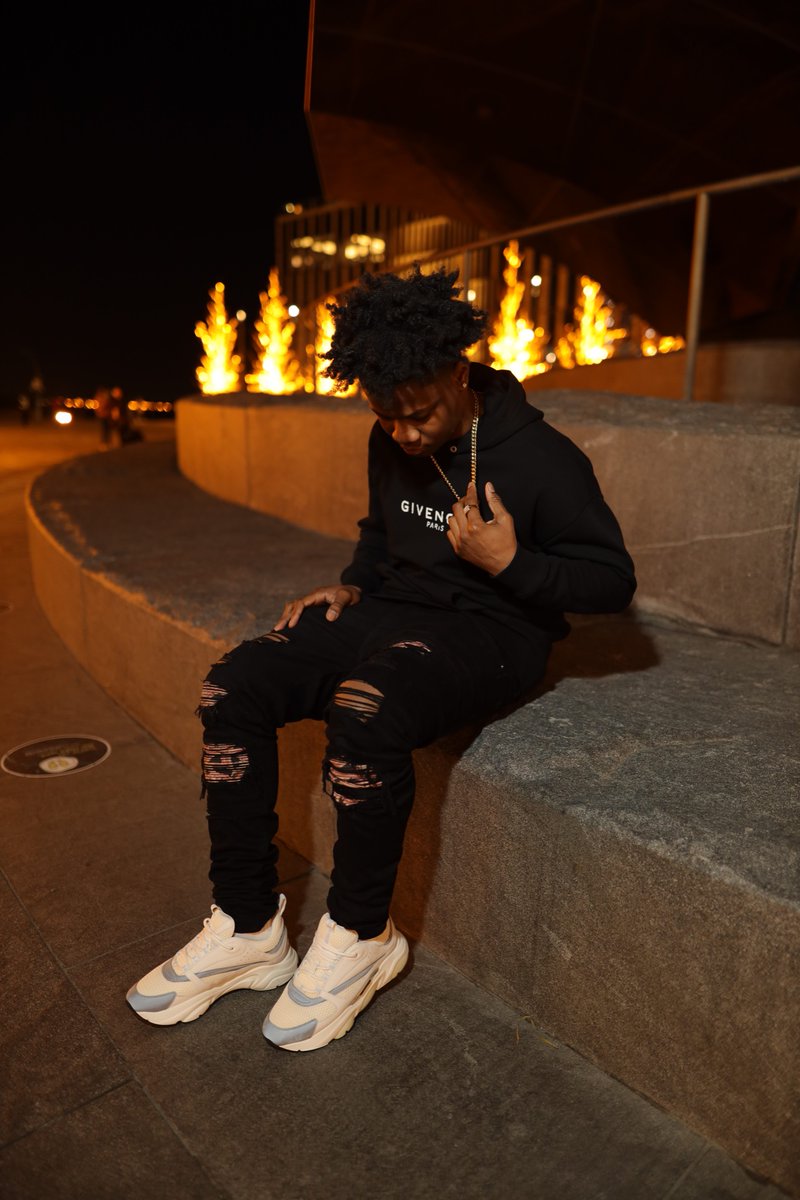 blitz_mel's tweet photo. I stayed down and make it happen now I’m staying rich🏁💰 https://t.co/7ipziAe0X2