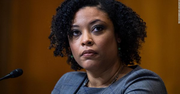 CNNPolitics's tweet photo. The Senate confirms Shalanda Young to be deputy director of the Office of Management and Budget, as a fight emerges over who should lead it https://t.co/MrTStgTcos https://t.co/Dns9UaqgMU