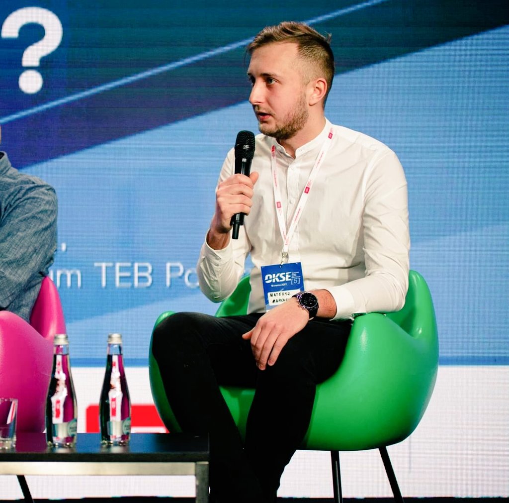 marczevka1's tweet photo. Ciekawe doświadczenie wystąpić na takim wydarzeniu jak Ogólnopolski Kongres Sportów Elektronicznych. Pogadałem trochę o e-sporcie w edukacji, gdzie mam przyjemność pracować już ponad 3 lata.
Stres jeszcze dopadł, ale z każdym kolejnym razem wydaje mi się że jest lepiej ✌️ https://t.co/HuPoluHgD8
