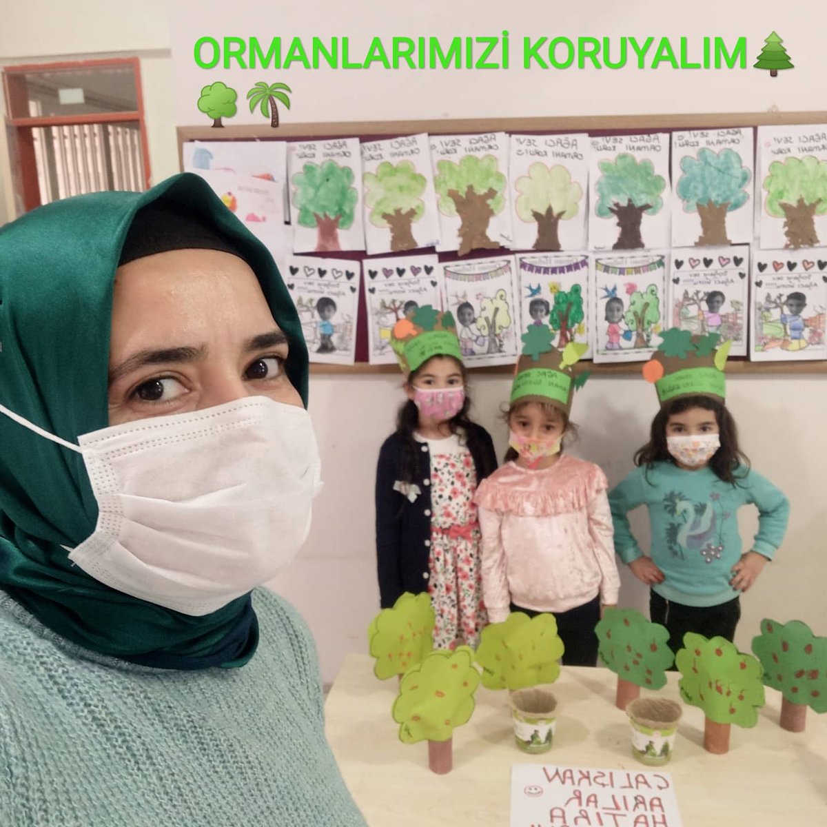 VEvlice's tweet photo. 21-26 MART ORMAN HAFTASİ ETKİNLİKLERİMİZ🌳🌴🌲👍 AĞACI SEV 💗ORMANI KORU💪 SLOGANIYLA ÇALIŞKAN ARILAR SINIFI OLARAK ilk ÇAM TOHMUNU DİKTİK🌲👌 İNŞ HAYATA OKSİJEN BİZE CAN OLSUN 🌲🌴🌳👌👍 @ziyaselcuk @kmarasilmem @onikisubatmem #OrmanHaftası #ormanlarimizikoruyalim  #ormancandır https://t.co/9BAdOj0K6s