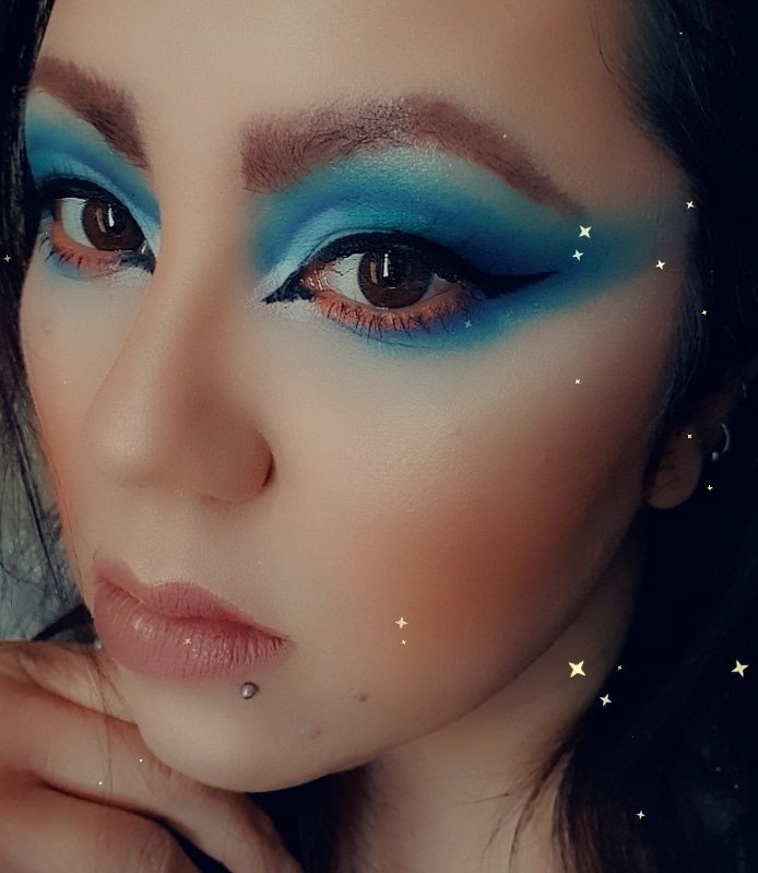 SweeLien's tweet photo. #blue💙 #purple💜 #orange🧡 #eyeshadow #look #cutcrease #halfirish #halfchinese #alternative #rock #metal #chick
@MMMMITCHELL #Headintheclouds☁️☁️ https://t.co/ffcUsmLvUA