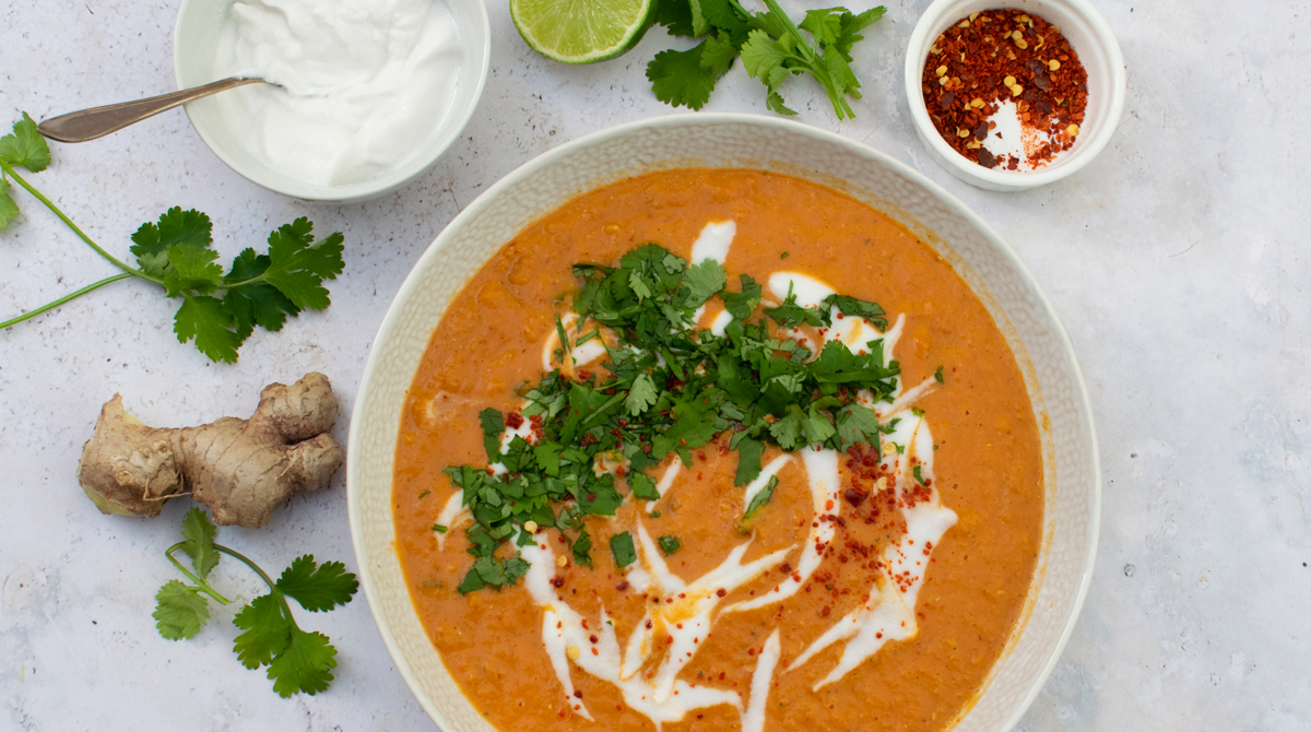 Petite escale en Asie avec cette soupe thaïlandaise aux lentilles corail. Facile à réaliser elle combine des ingrédients simples que vous avez probablement déjà dans vos placards 😋 buff.ly/3lQC3Le
⠀⠀⠀
#vegetalien #vegan #soupe #flexitarien #thai #recette #mangermieux