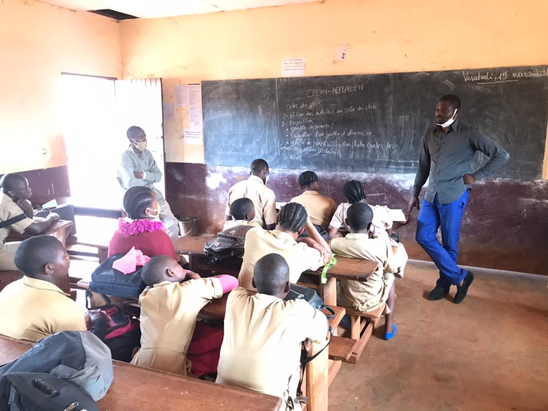 zenunetwork's tweet photo. Relance des activités du club CECIN/AFLATEEN du Lycée Technique de Bagangte.
Des activités de sortie découverte et un champ scolaire en vue.
La session de redynamisation a connu la présence du superviseur et de 20 élèves.
#Zenu Network
#CECIN
#CitizenSchool
#APADER https://t.co/Y3BRMNqURs
