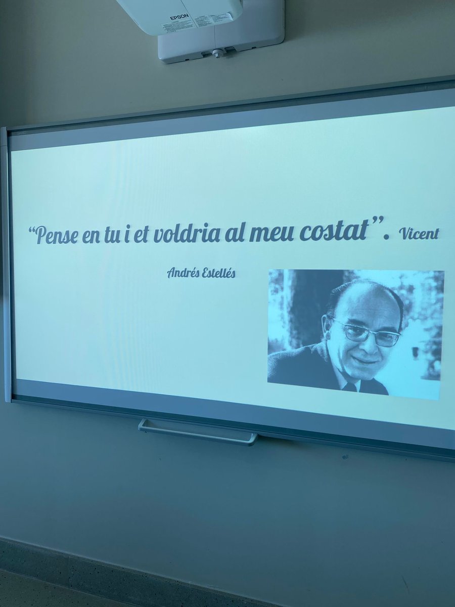 lesblaves's tweet photo. Hui hem realitzat l'exposició del nostre treball "la riquesa de la llengua" a classe!! 🥳 @DhccmU Ha sigut molt gratificant poder mostrar els nostres resultat als companys. A més, ha sigut molt interessant aprendre sobre  el treball de la resta de grups👏🏼🤓 https://t.co/lCmf0NJ1rc